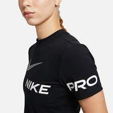 Afbeelding in Gallery-weergave laden, Nike Short-Sleeve Cropped Graphic Training Top
