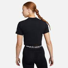 Afbeelding in Gallery-weergave laden, Nike Short-Sleeve Cropped Graphic Training Top
